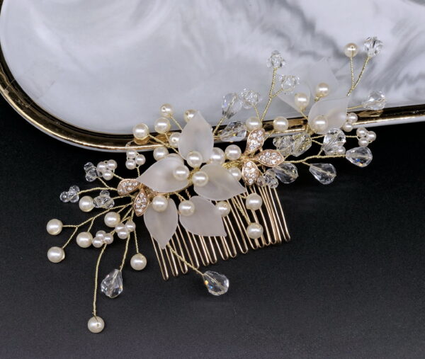 AR801 - Victoria Frosted Leaf & Diamante Comb - Image 4