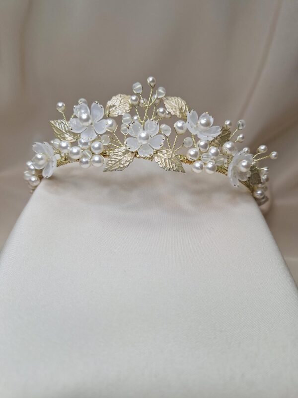 AR819 Sophia Floral Pearl Matt & Leaf Tiara