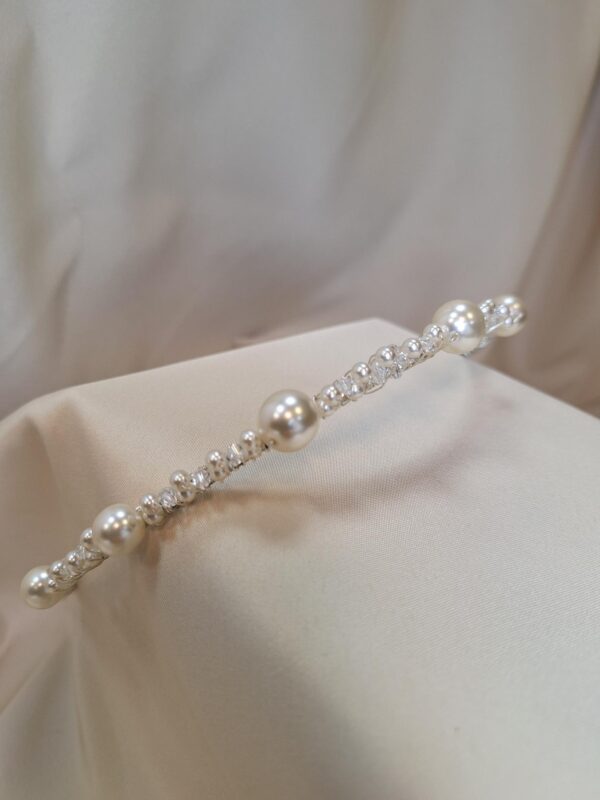 AR824 Heather Mixed Pearl Crystal Band - Image 2